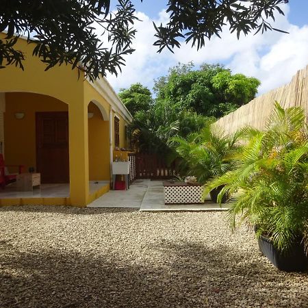 Yellow Palms Kralendijk  Exterior photo